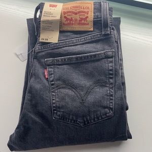 COPY - black wedgie straight levis